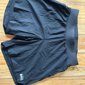 REI Men's Swiftland 7" Running Shorts Built-in Lining Size Small Charcoal